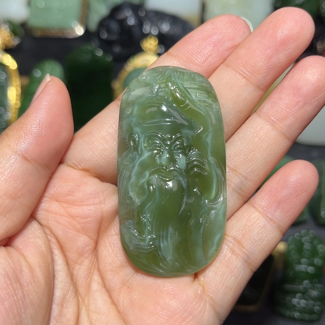 一***树和田玉未镶嵌颈饰
