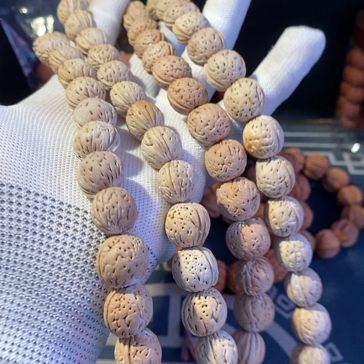 文玩核桃手串……33