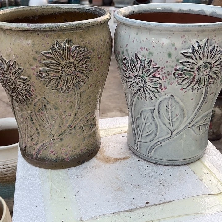 红陶两个口径20高度25一个微瑕