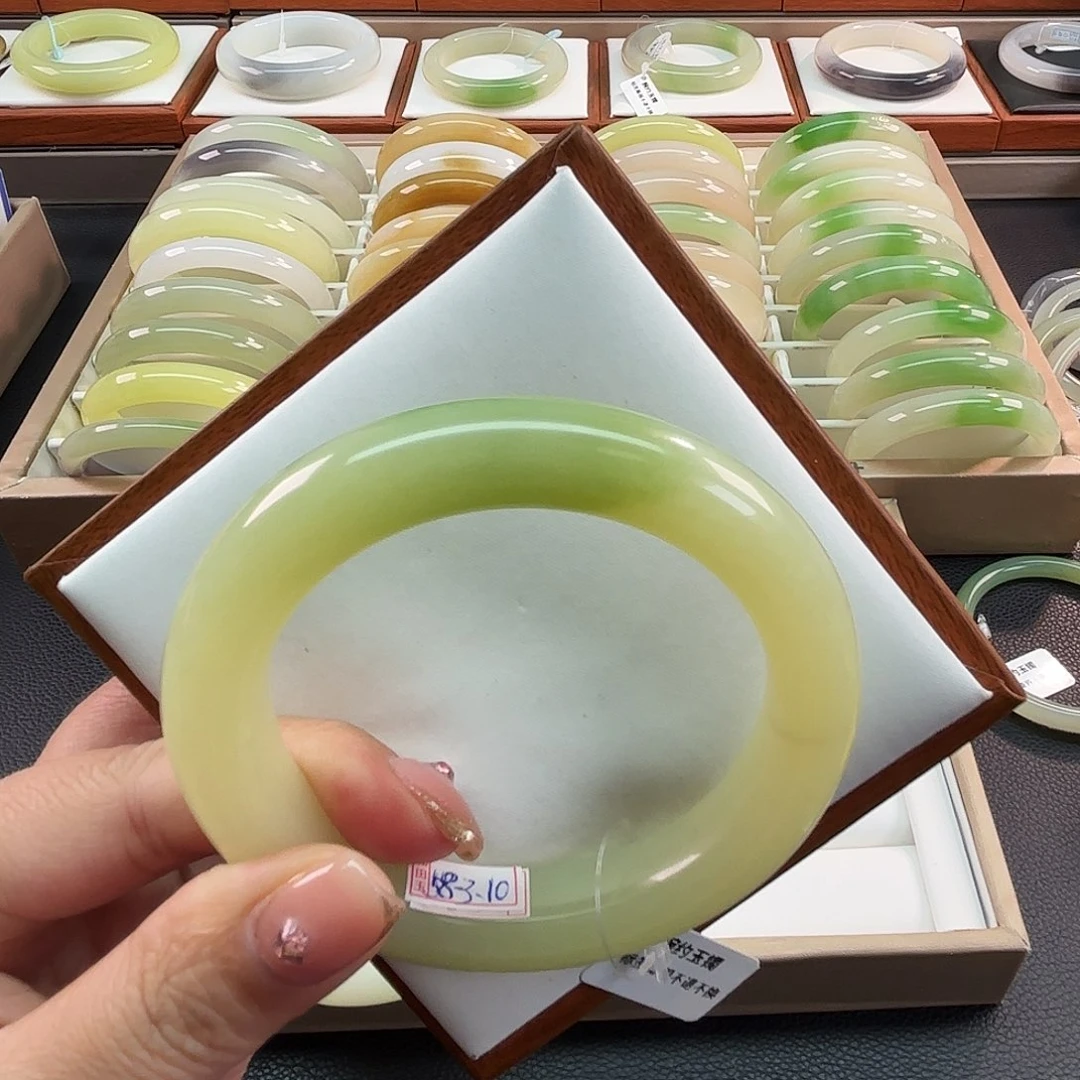 和田玉未镶嵌手镯黄口飘翠