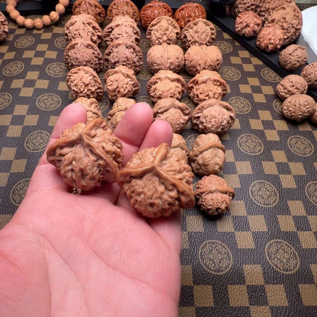 大叶紫檀（黑酸枝木类）