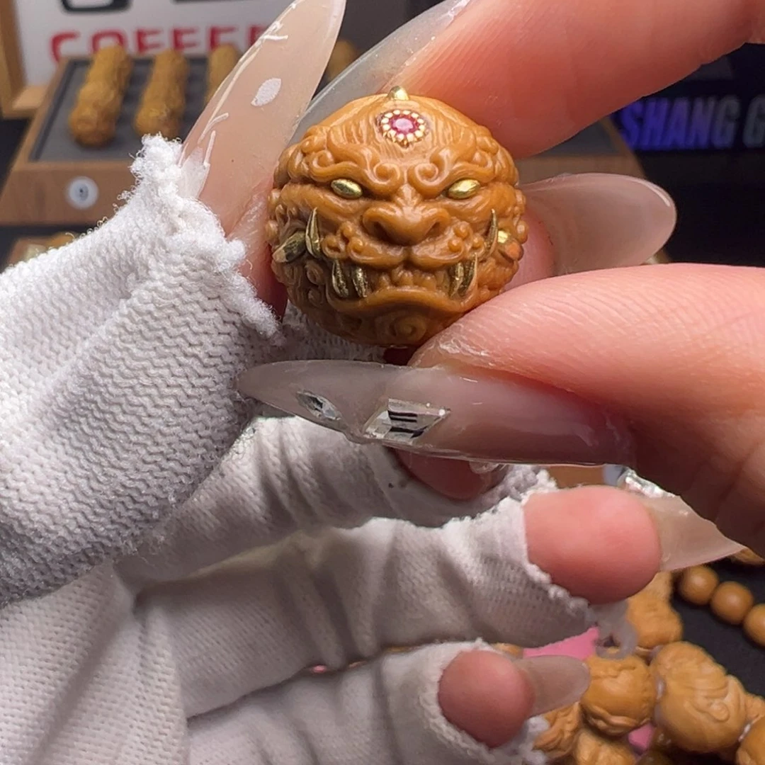 文玩核桃把件雅****作镶嵌款唐狮17左右尺寸有正常封口线