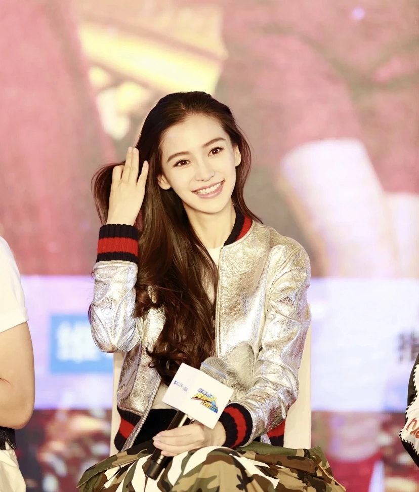 99新 GUCCI/古驰 银色夹克/尺码46/QH008221