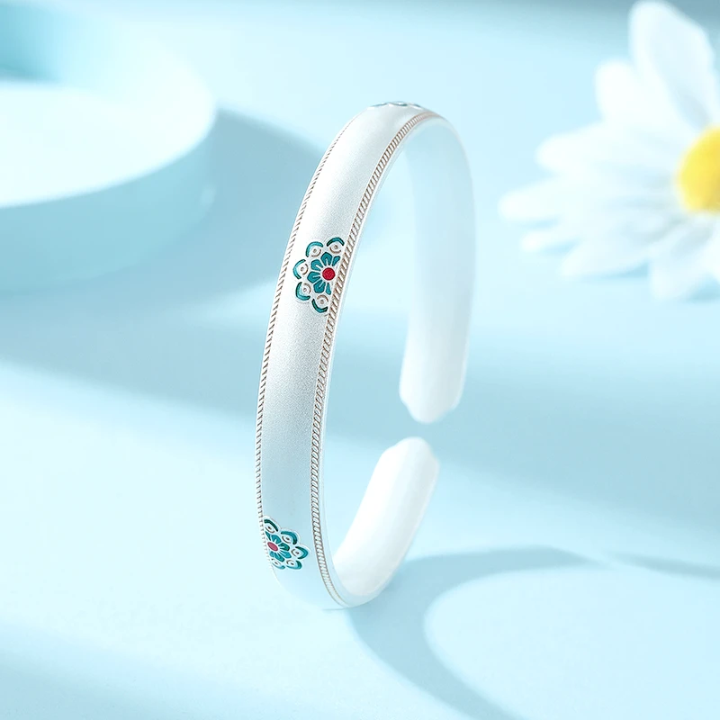 925银珐琅手镯 萬寶達“宝相花-祥云如意手镯”雕花珐琅彩厚包925银