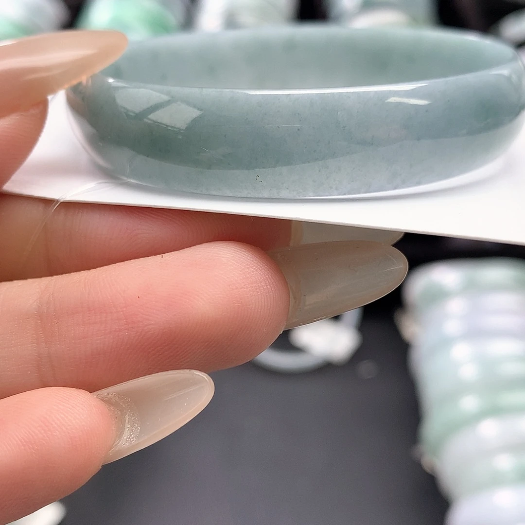 未镶嵌手镯翡翠公主