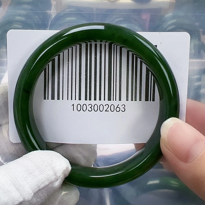 和田玉未镶嵌手镯微瑕54