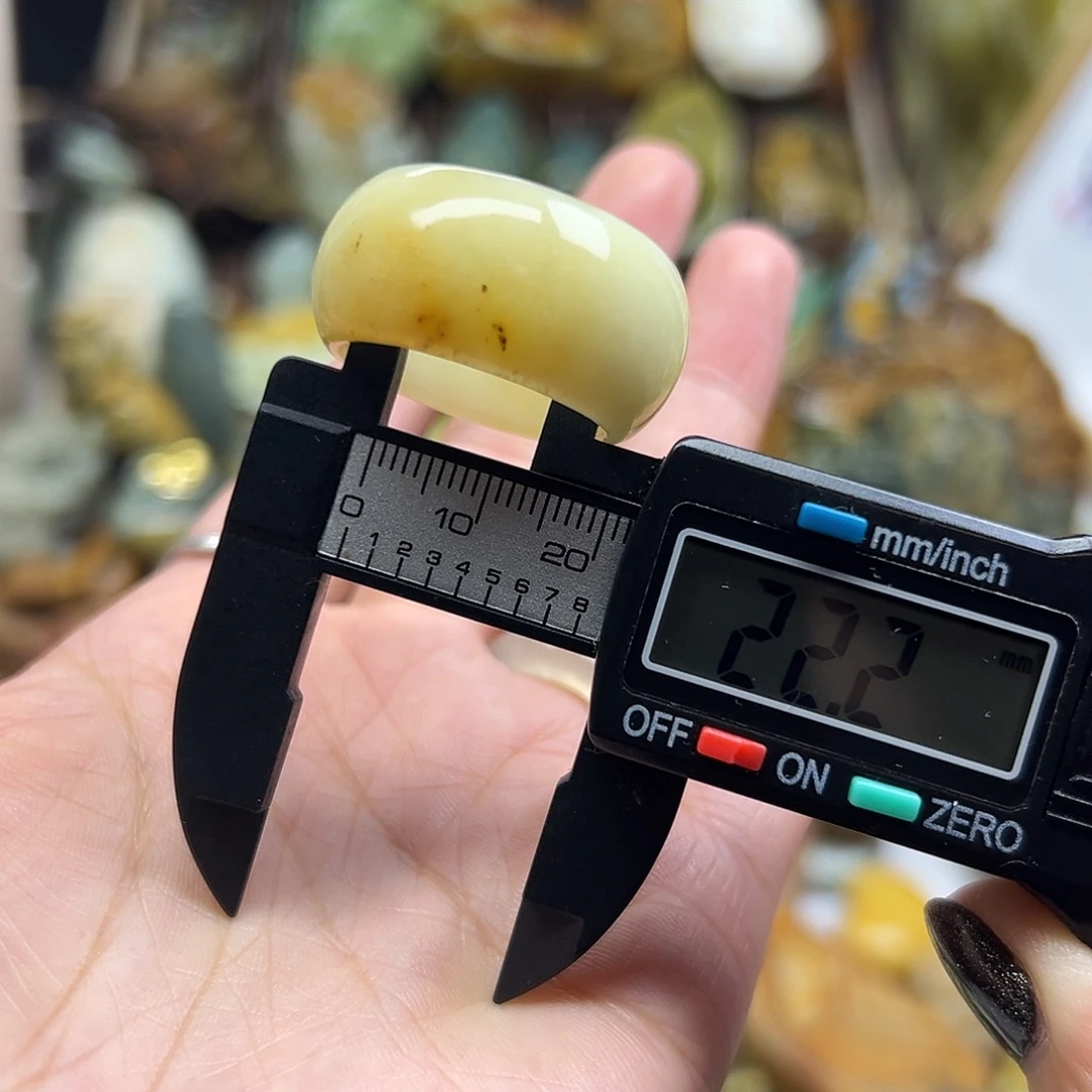 未镶嵌岫玉颈饰辽阳料扳指