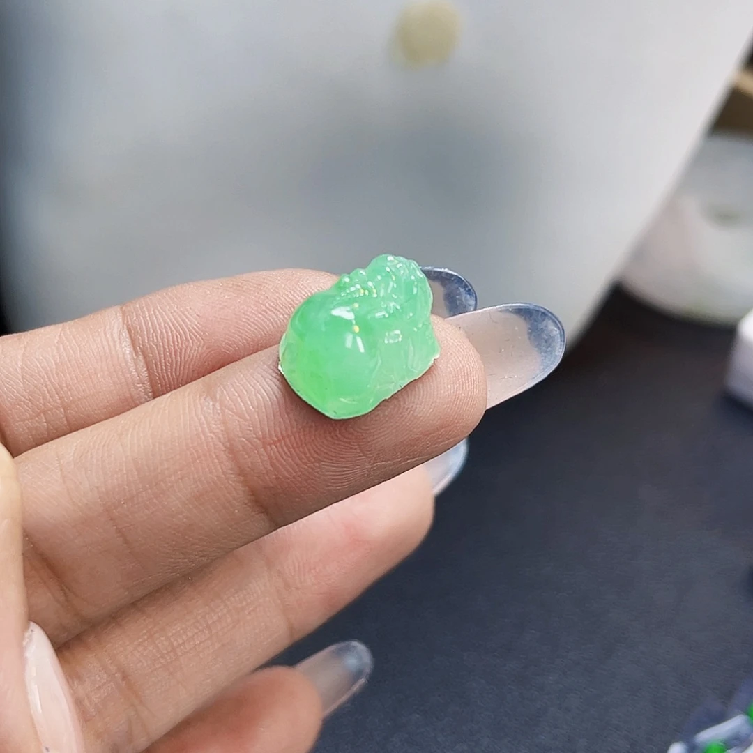裸石翡翠FT063甜阳绿貔貅
