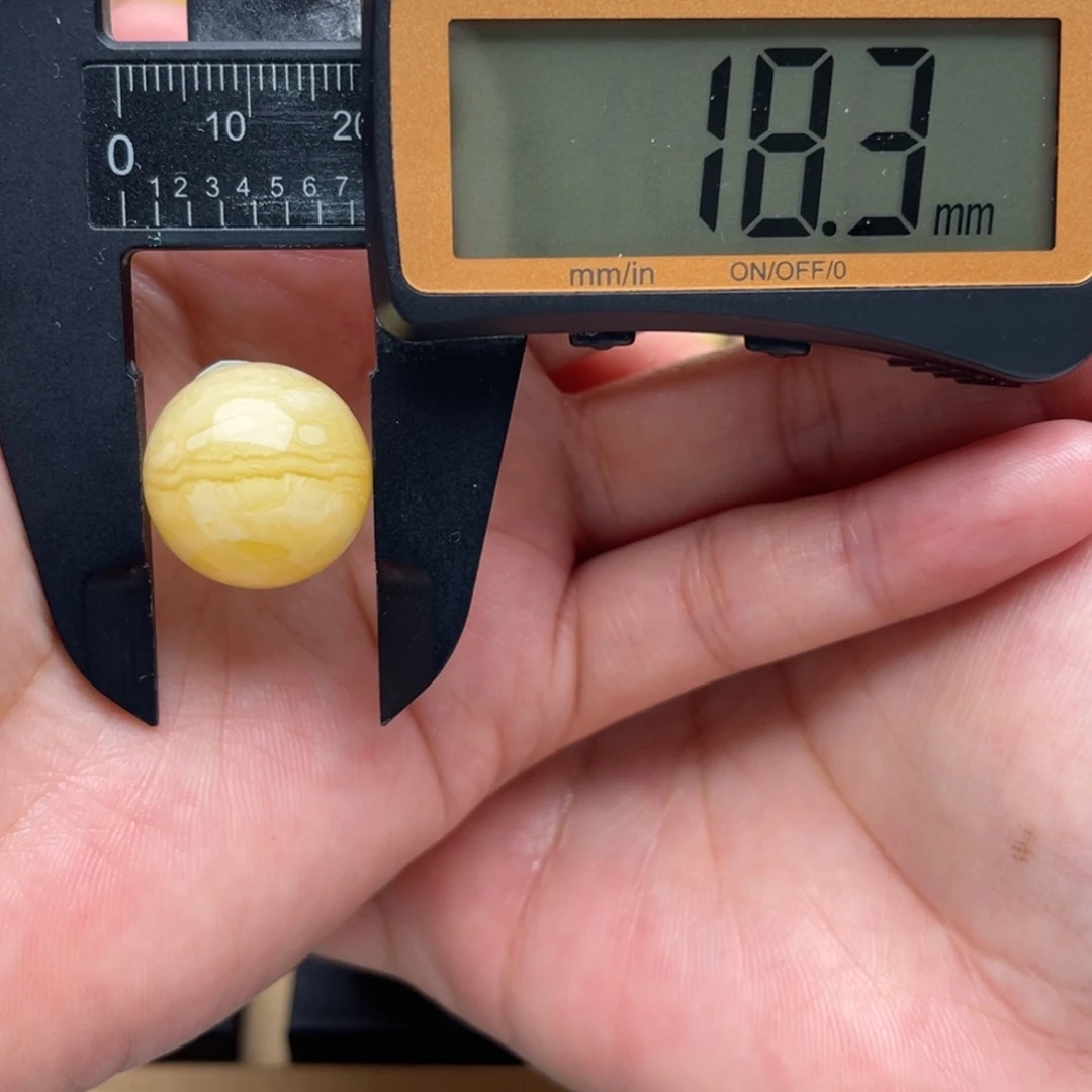 琥珀未镶嵌裸石蜜蜡圆珠笑