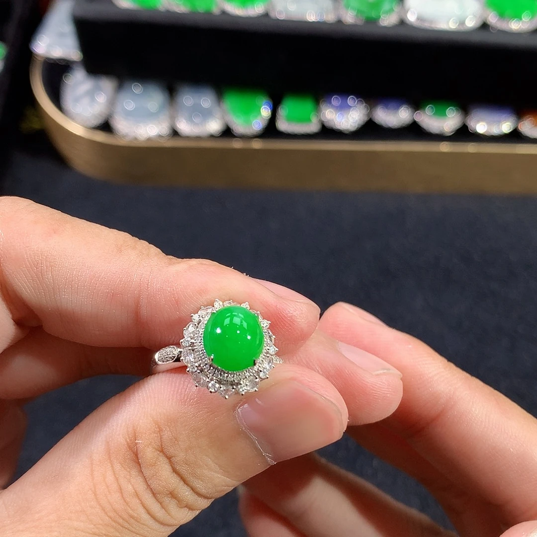 翡翠18K金镶嵌戒指