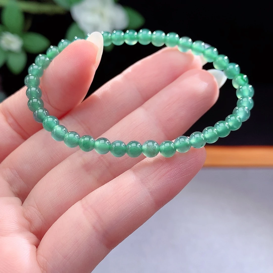 未镶嵌手镯（圆镯）翡翠