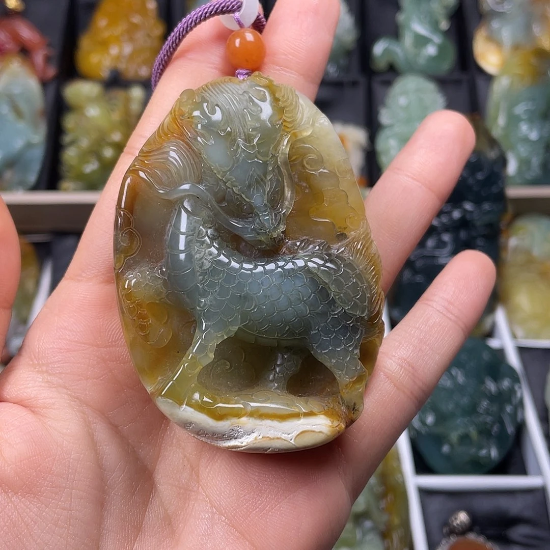 无***慧蛇纹石玉未镶嵌颈饰