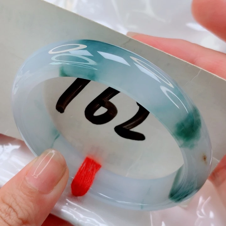 翡翠未镶嵌手镯（贵妃镯）新品