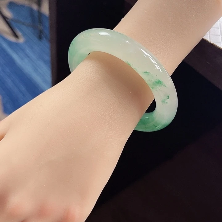 石英质玉未镶嵌手镯