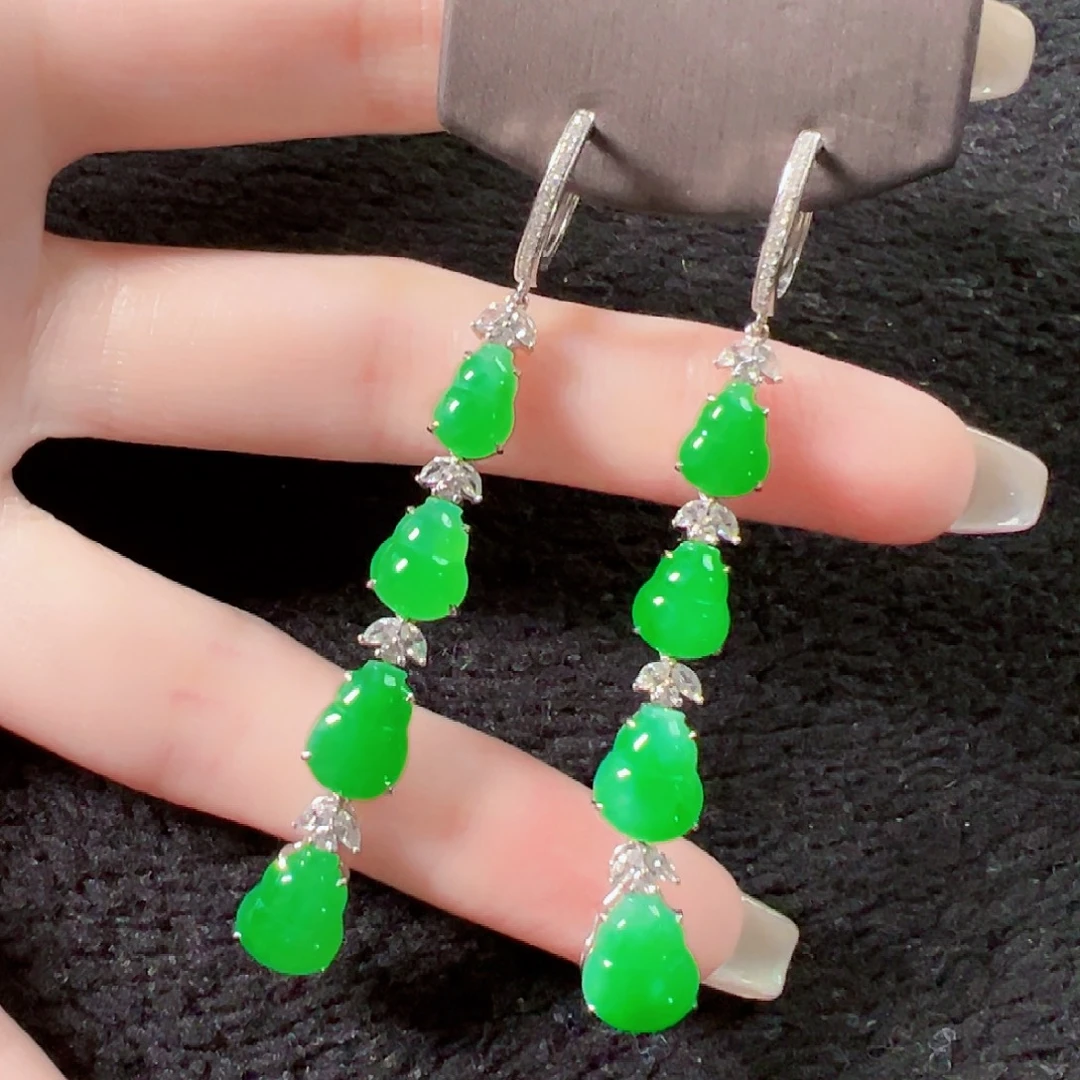 翡翠18K金镶嵌耳饰签收后24小时鉴赏期，过时不退