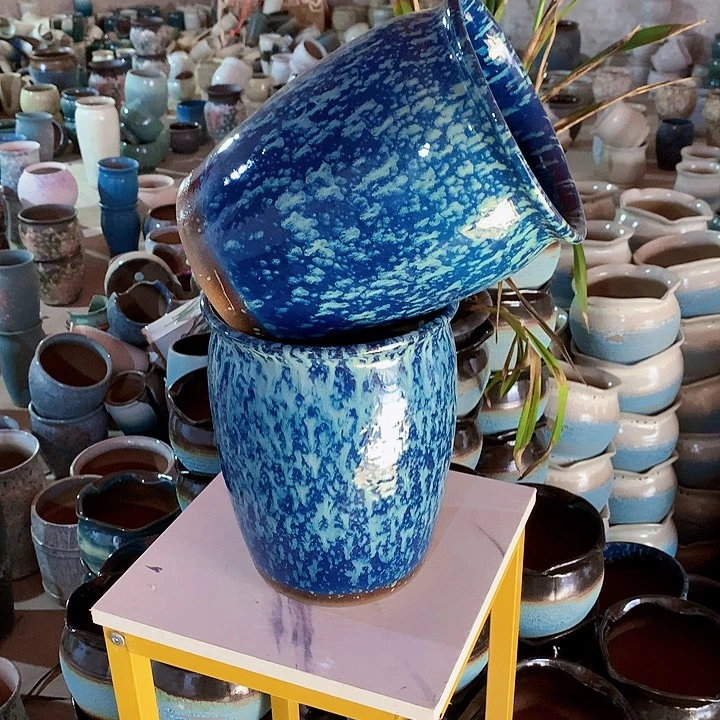 紫砂花盆口径20高25两只小瑕疵