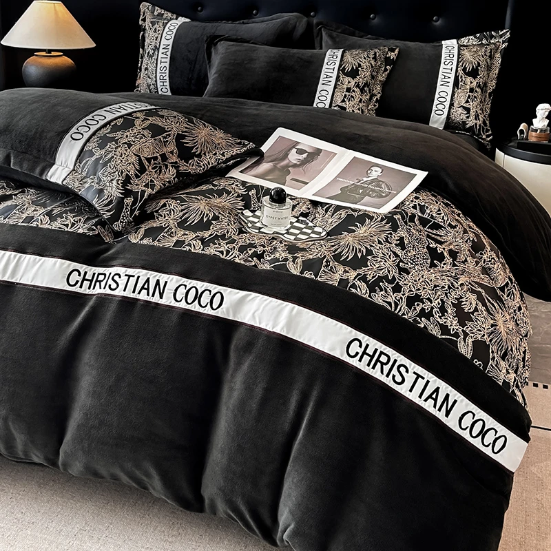 高级感黑色牛奶绒床品四件套轻奢浮雕冬季保暖加厚加绒被套床笠款