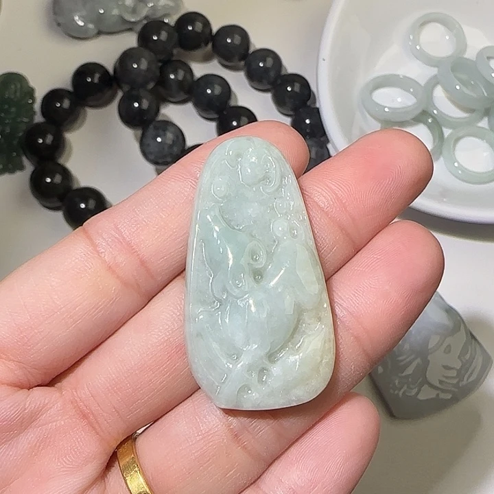 翡翠未镶嵌颈饰翡翠