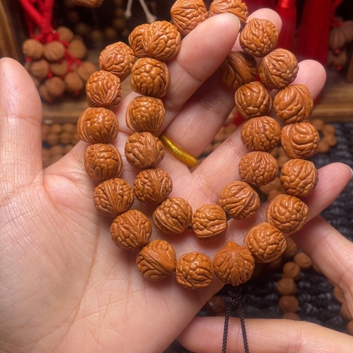 木质类龙纹桃枭挂件