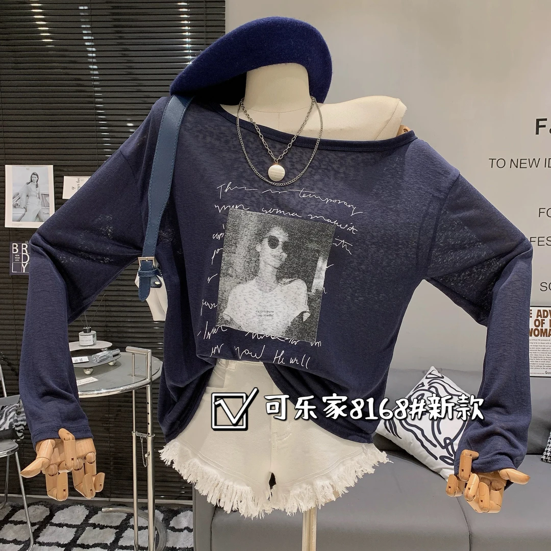 《琪琪家》夏季新款潮流气质时尚印花眼镜女孩斜肩防晒上衣8168-CS