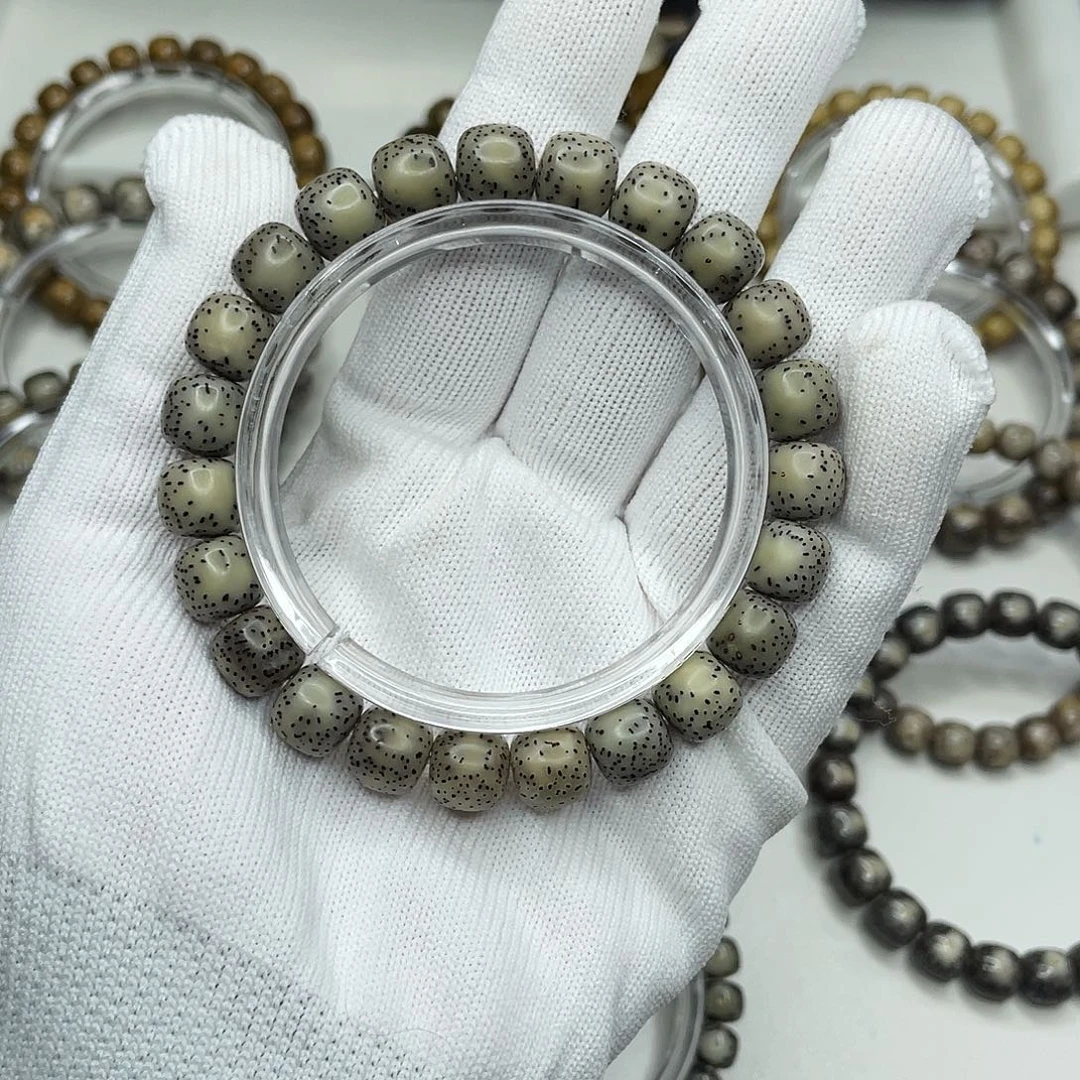 手串星月菩提10mm 绿冰侧留白