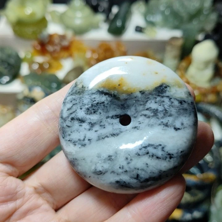 岫玉未镶嵌平安扣