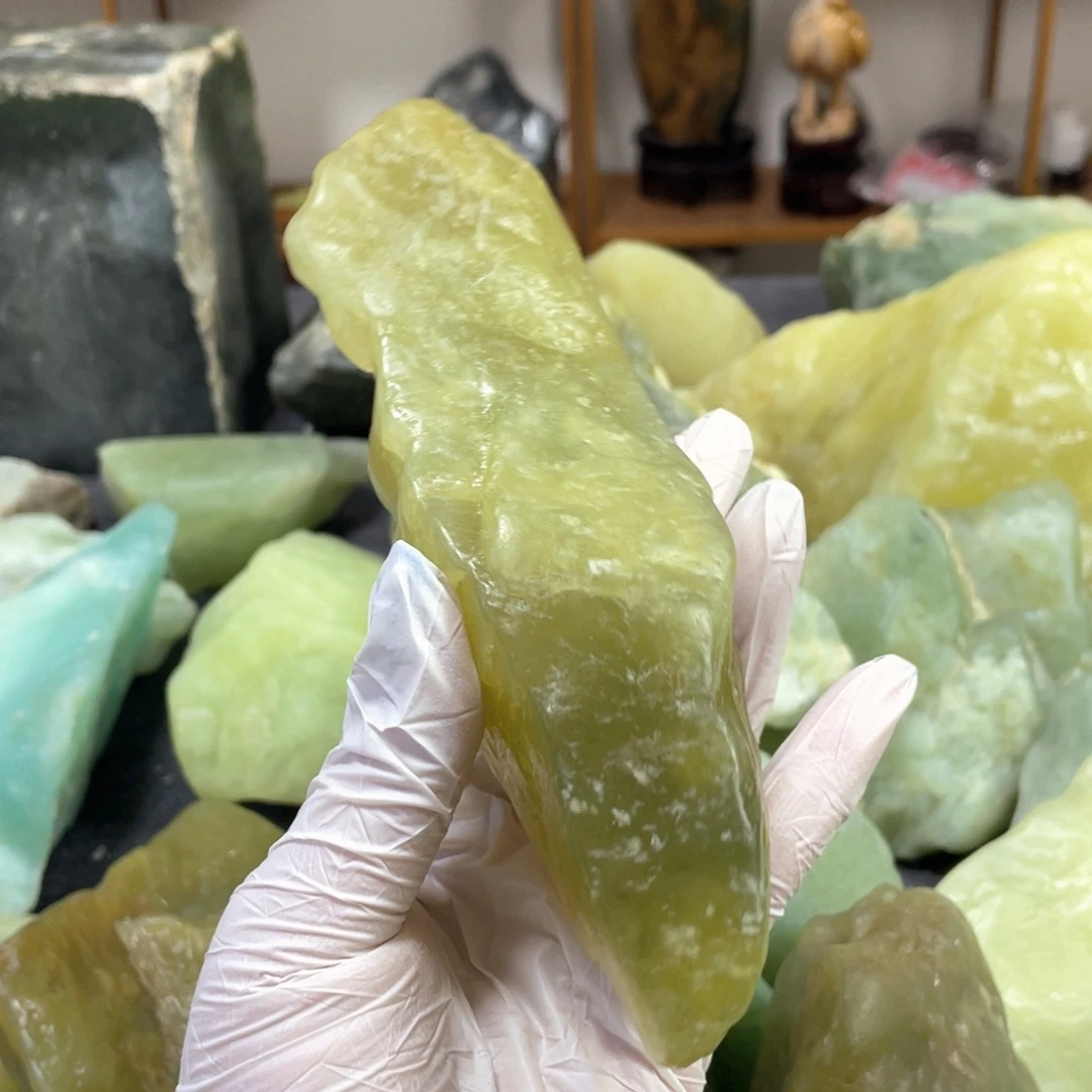 蛇纹石玉未镶嵌中国四大名玉简易