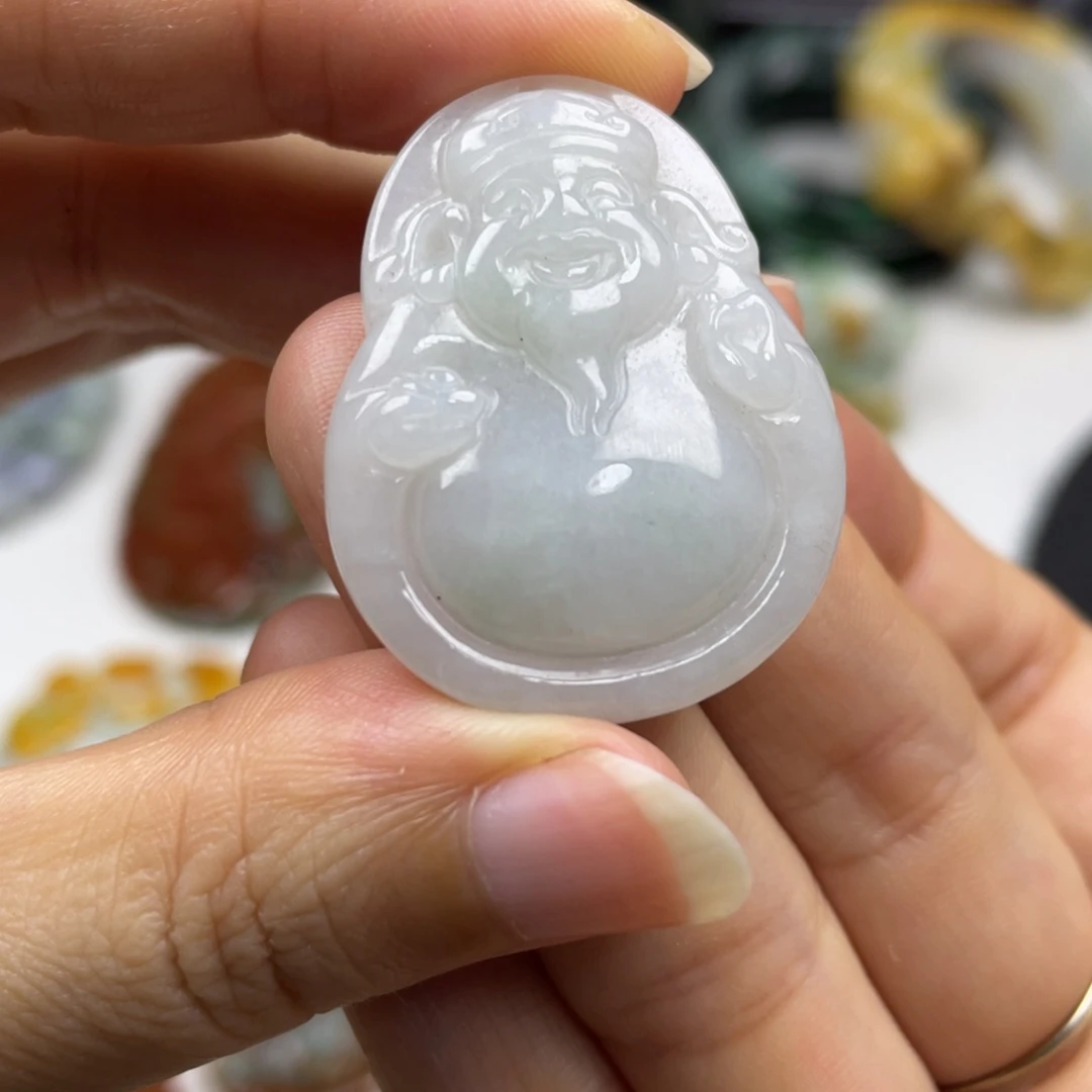 翡翠未镶嵌颈饰牌子