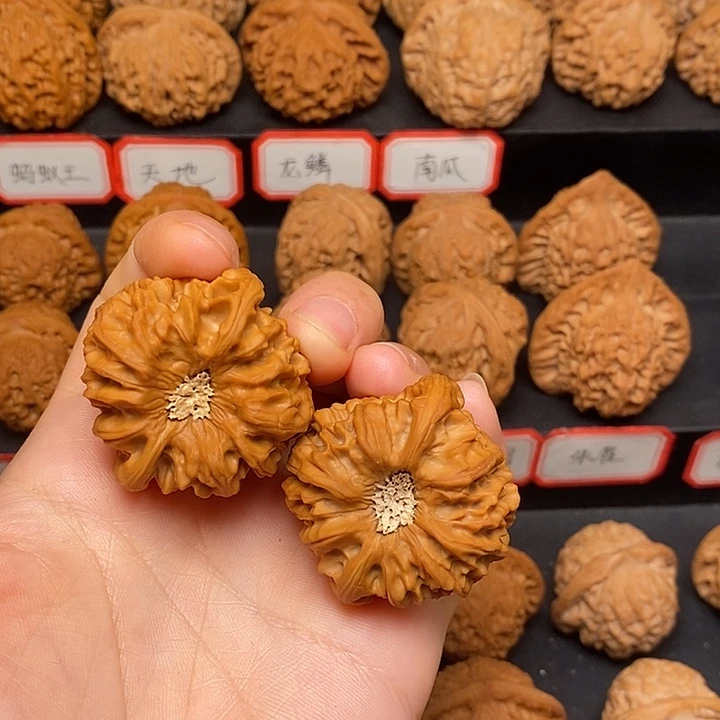 文玩核桃把件偏*。龙门涧39