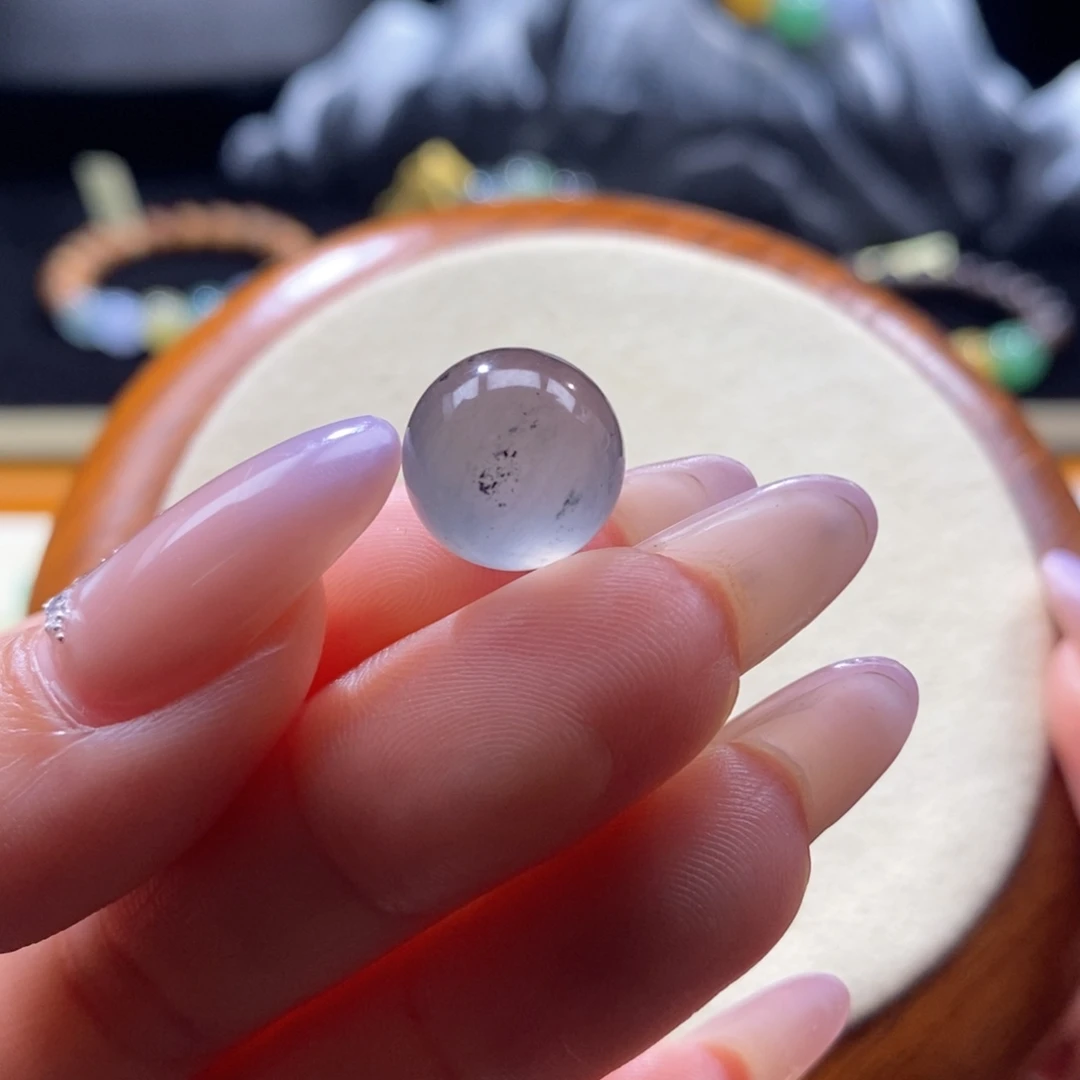 z***u颈饰未镶嵌翡翠翡翠黑钢珠12mm