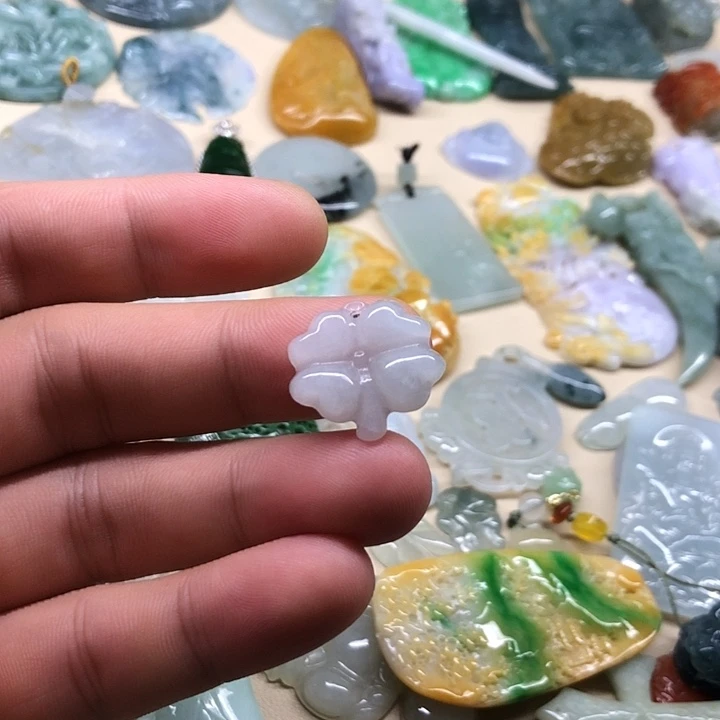 翡翠未镶嵌颈饰链接