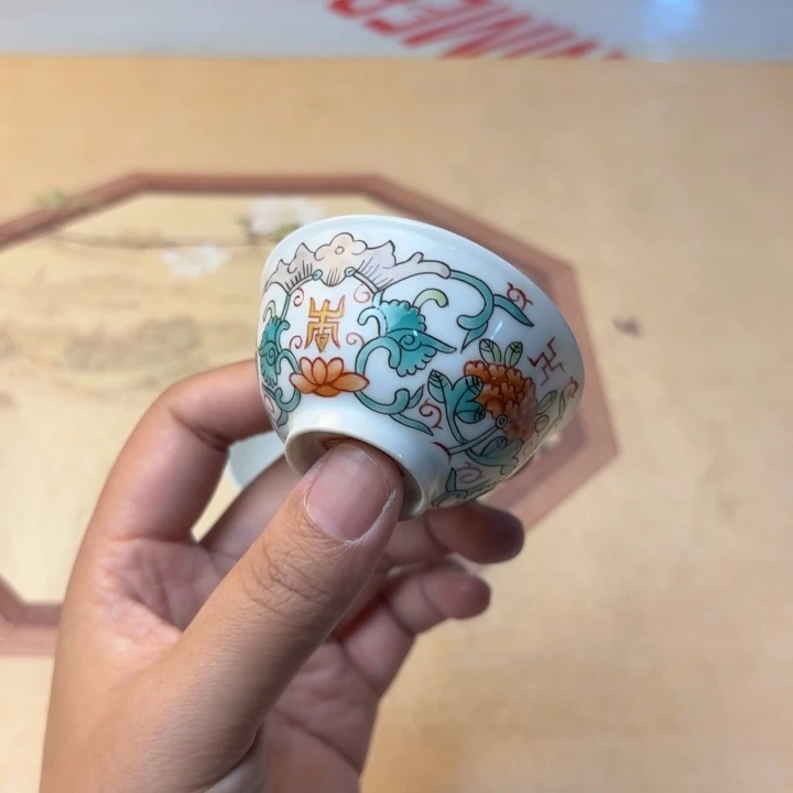 摆件1027红色毛衣外套