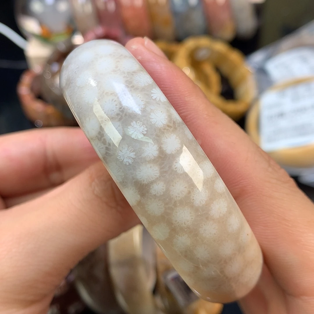 【闪购商品】颈饰未镶嵌硅化珊瑚（珊瑚玉）60号58圈双面雏菊花花