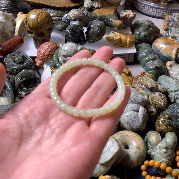 岫岩河磨玉（透闪石质玉）手链未镶嵌