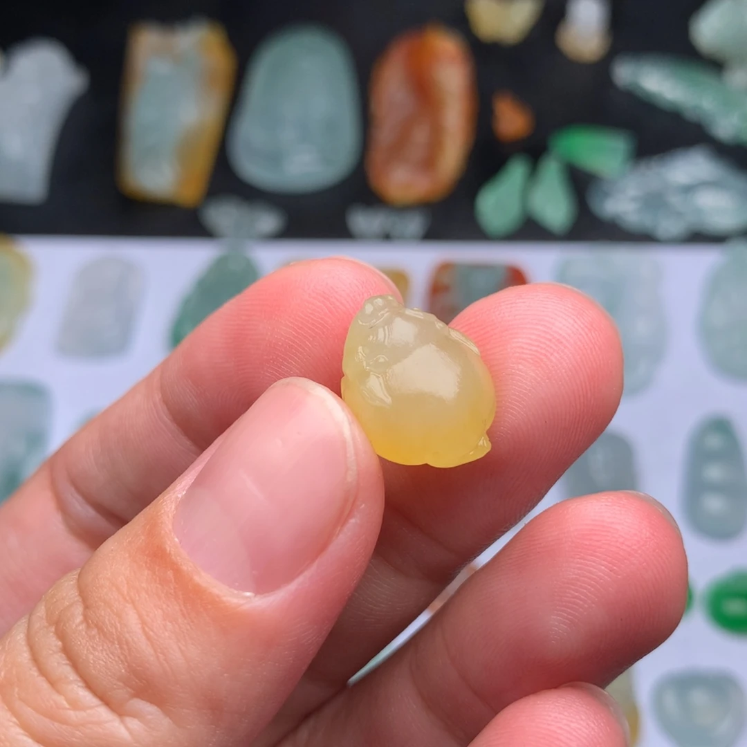 定制翡翠未镶嵌金蟾