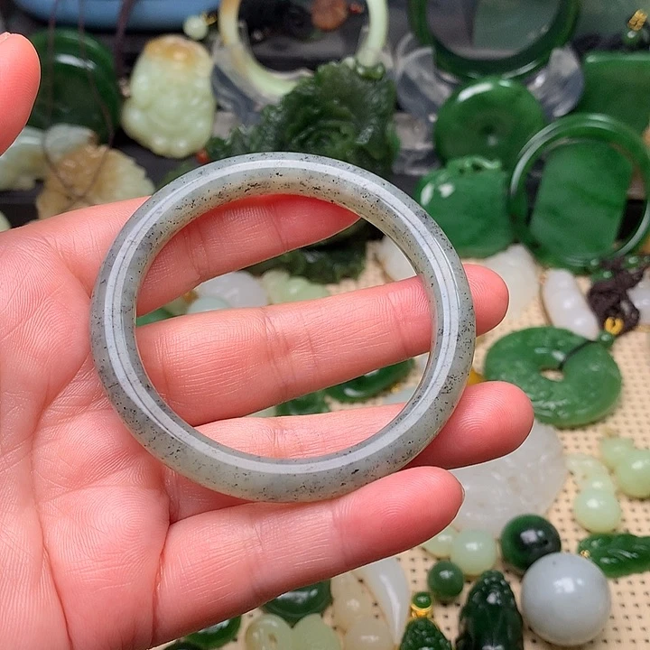 和田玉颈饰未镶嵌梅*木