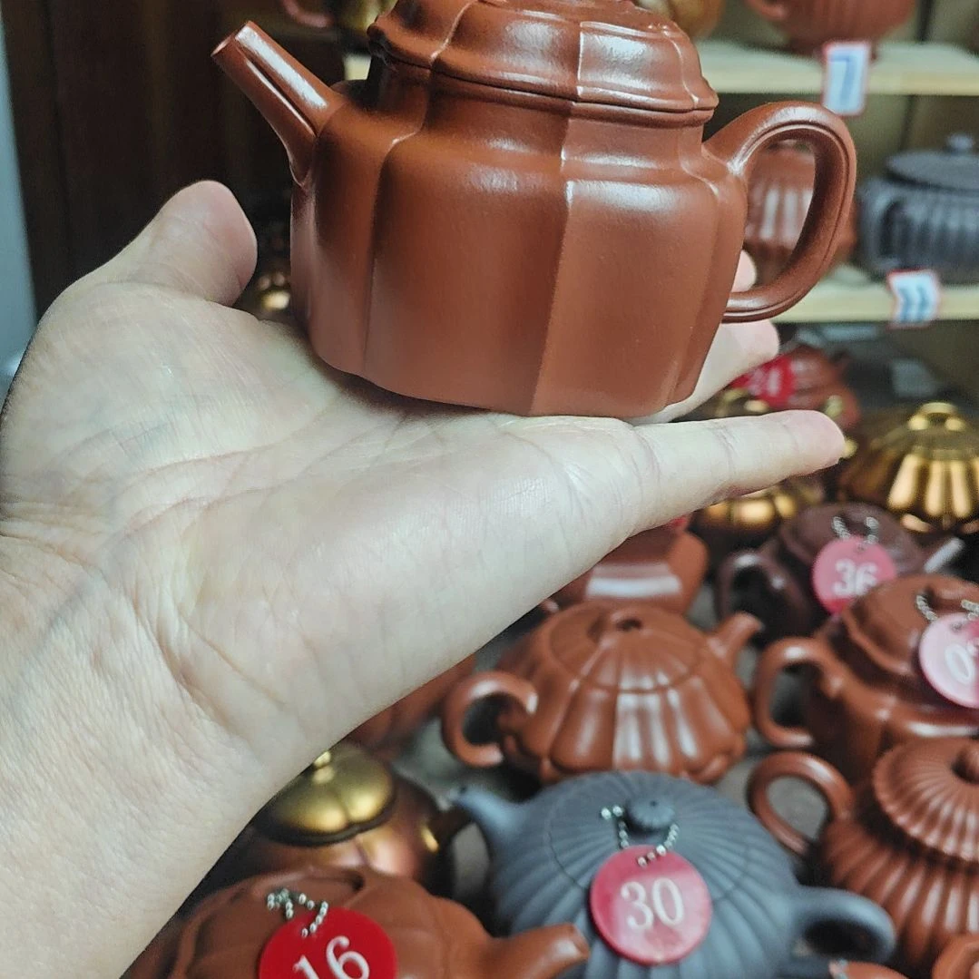 陈***述原矿赵庄朱泥容量一佰四十CC