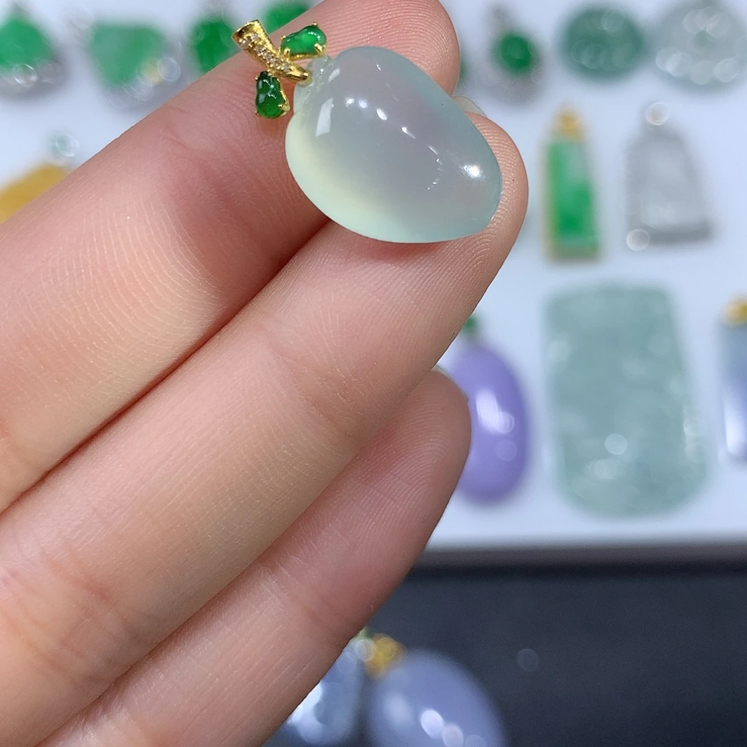 翡翠未镶嵌吊坠(不含链)福瓜