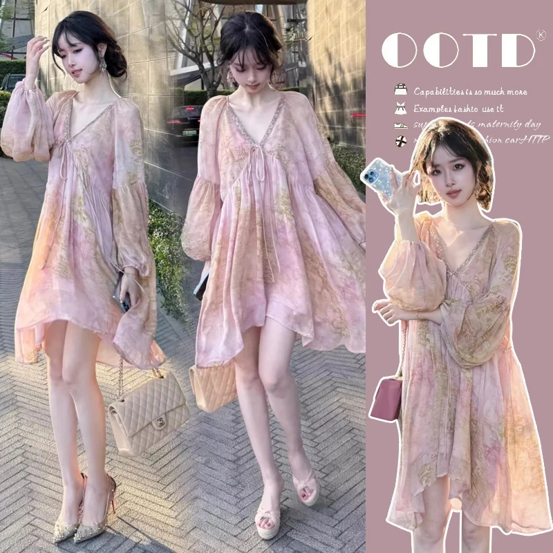 时髦孕妇装夏季新款围感钉珠显白温柔度假大码显瘦时尚薄款连衣裙