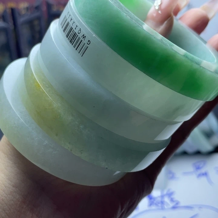 定制翡翠未镶嵌缅A翡翠多样性发一