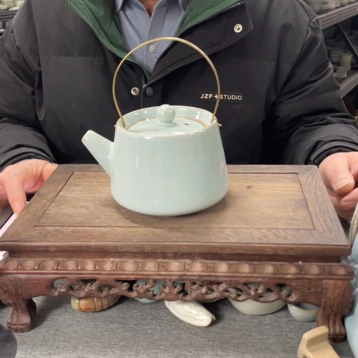 摆件天青釉提梁壶