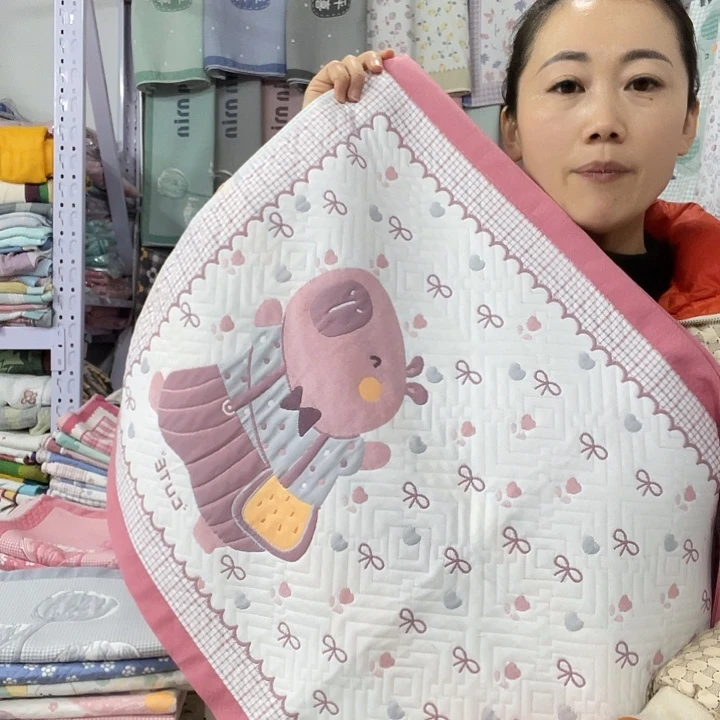 棉特价促销粉色快乐熊纯棉