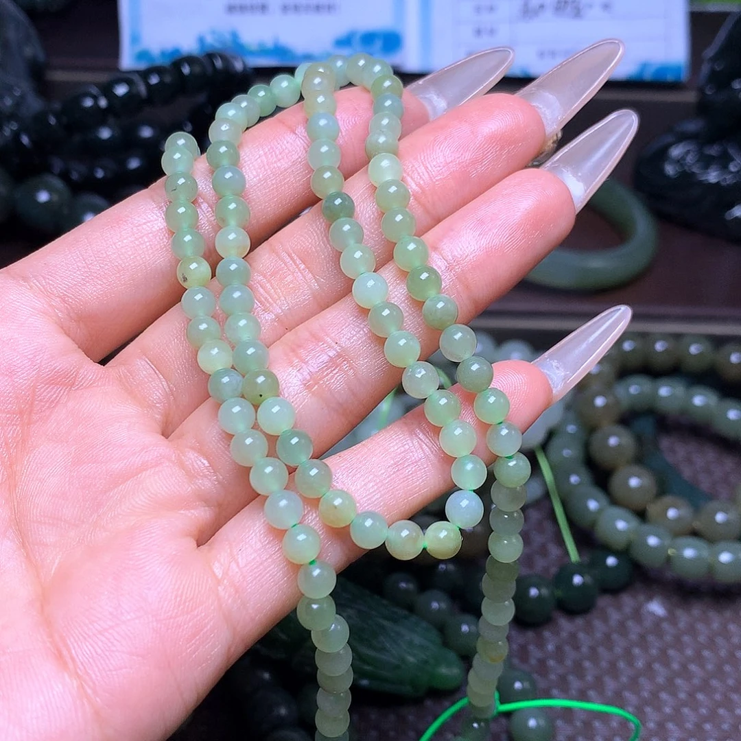 颈饰未镶嵌和田玉卡5