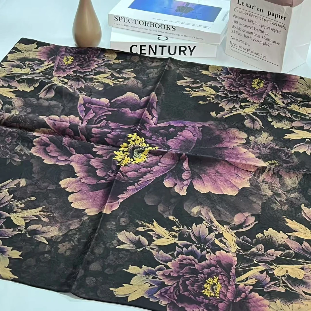 70香云纱方巾-踏金枝 湖丝65cm丝巾