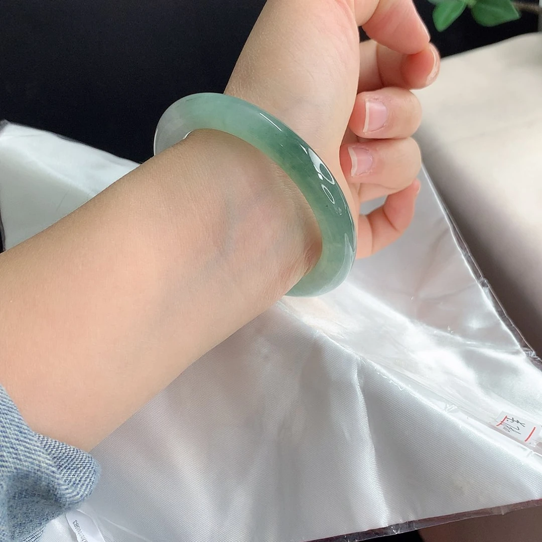 未镶嵌手镯翡翠，26号圆条