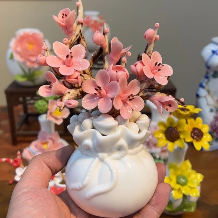 手工精致陶瓷摆件