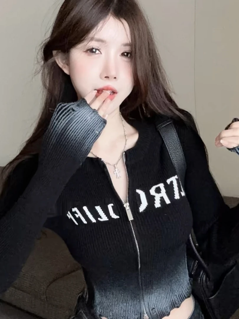 美式复古甜辣妹字母印花针织开衫女设计感小心机洋气别致短款上衣