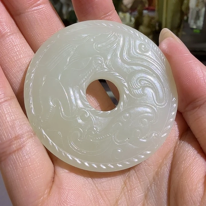 吾***道和田玉（糖玉）未镶嵌颈饰