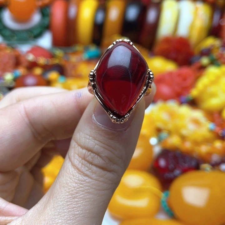 树脂制品25号红色戒指