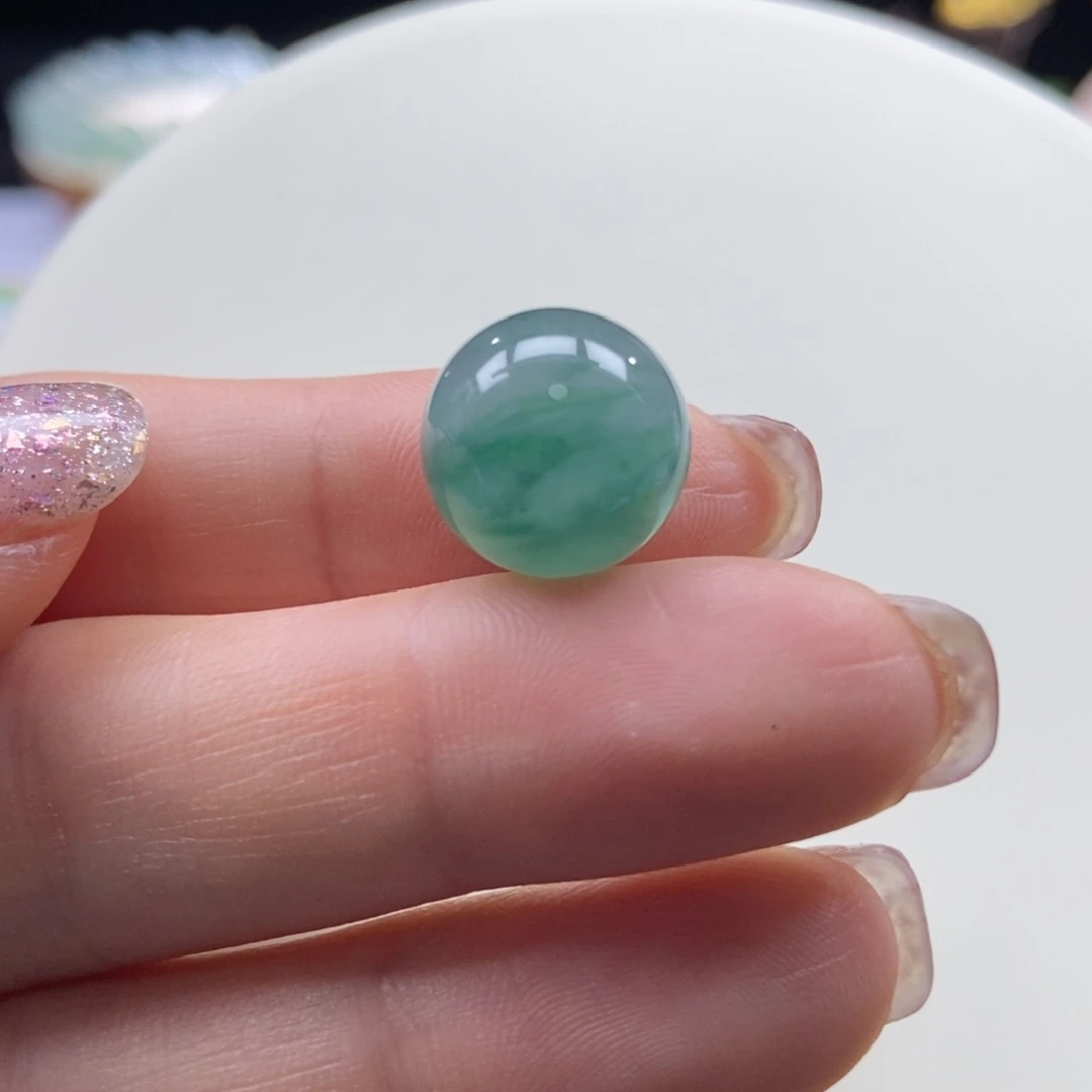 翡翠颈饰未镶嵌蓝底飘花圆珠13.6mm